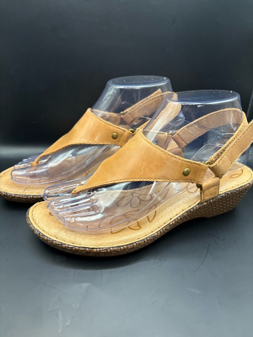 Born Sz 7M Sandals Tan Leather Thong Wedge Heel Style F00702